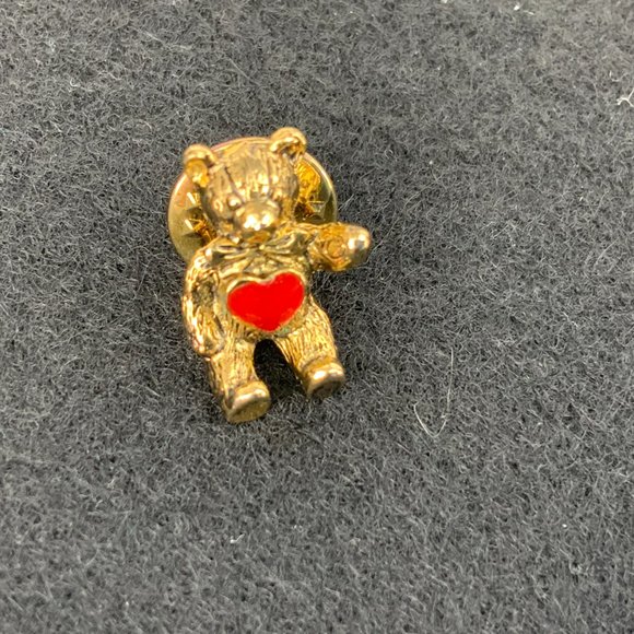 Vintage Red Enamel Heart Teddy Bear Gold Tone Small Pin - Picture 12 of 12